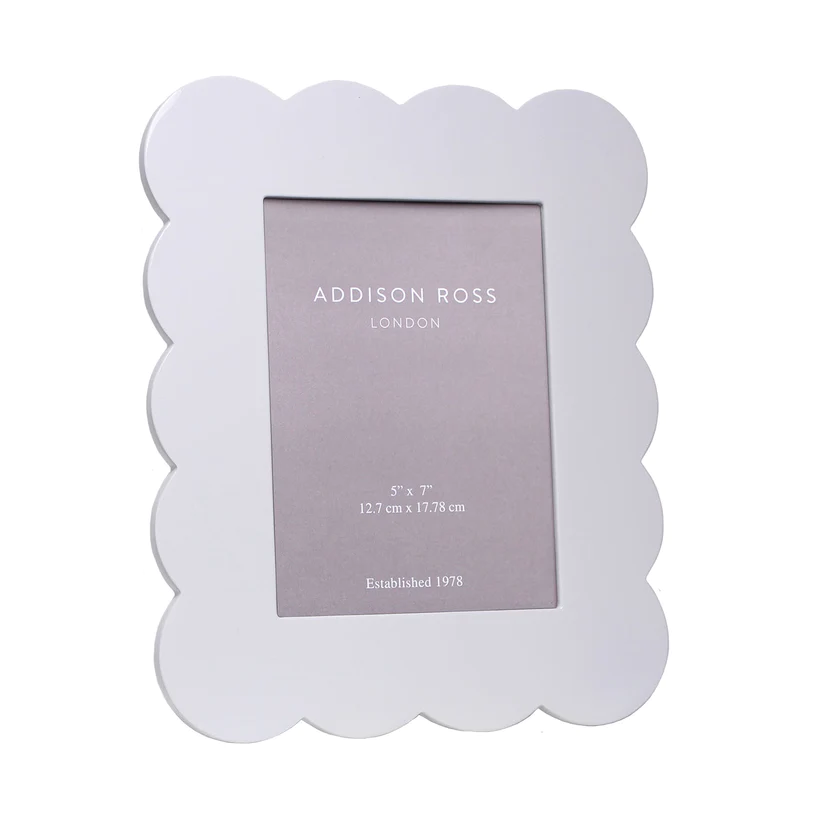 White Scalloped Lacquer Photo Frame 5x7
