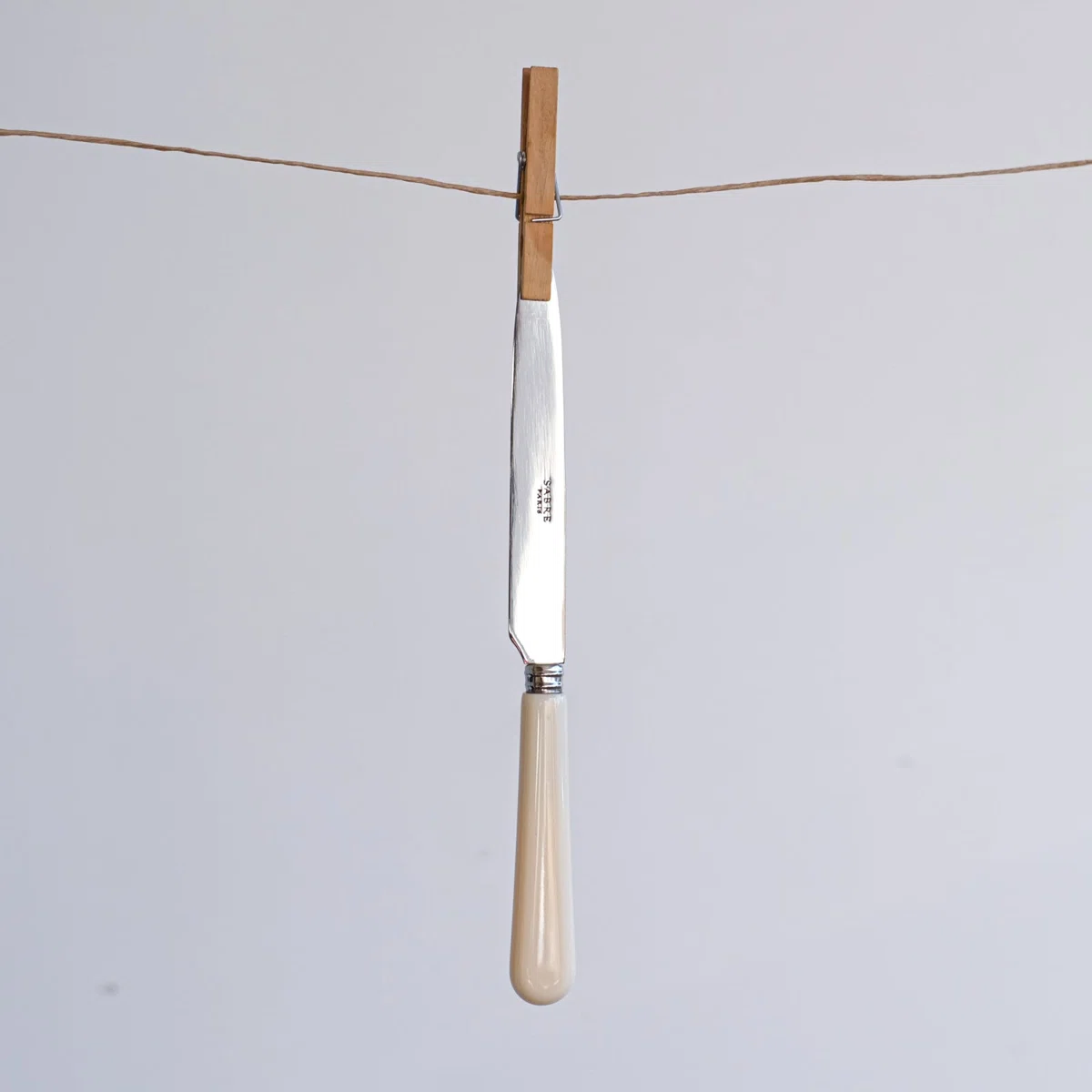 5 Piece Place Setting includes: Dinner Fork; Dinner Knife; Teaspoon; Soup Spoon; Dessert Fork